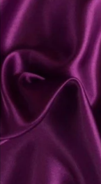 Taie d'oreiller en Satin Violet sur fond gris