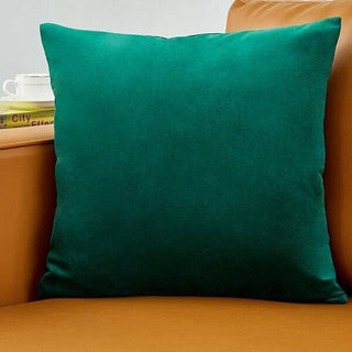 Triumph - Housse de coussin en Velours Vert bouteille 50x50cm sur fond gris