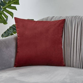 Triumph - Housse de coussin en Velours Bordeaux sur fond gris