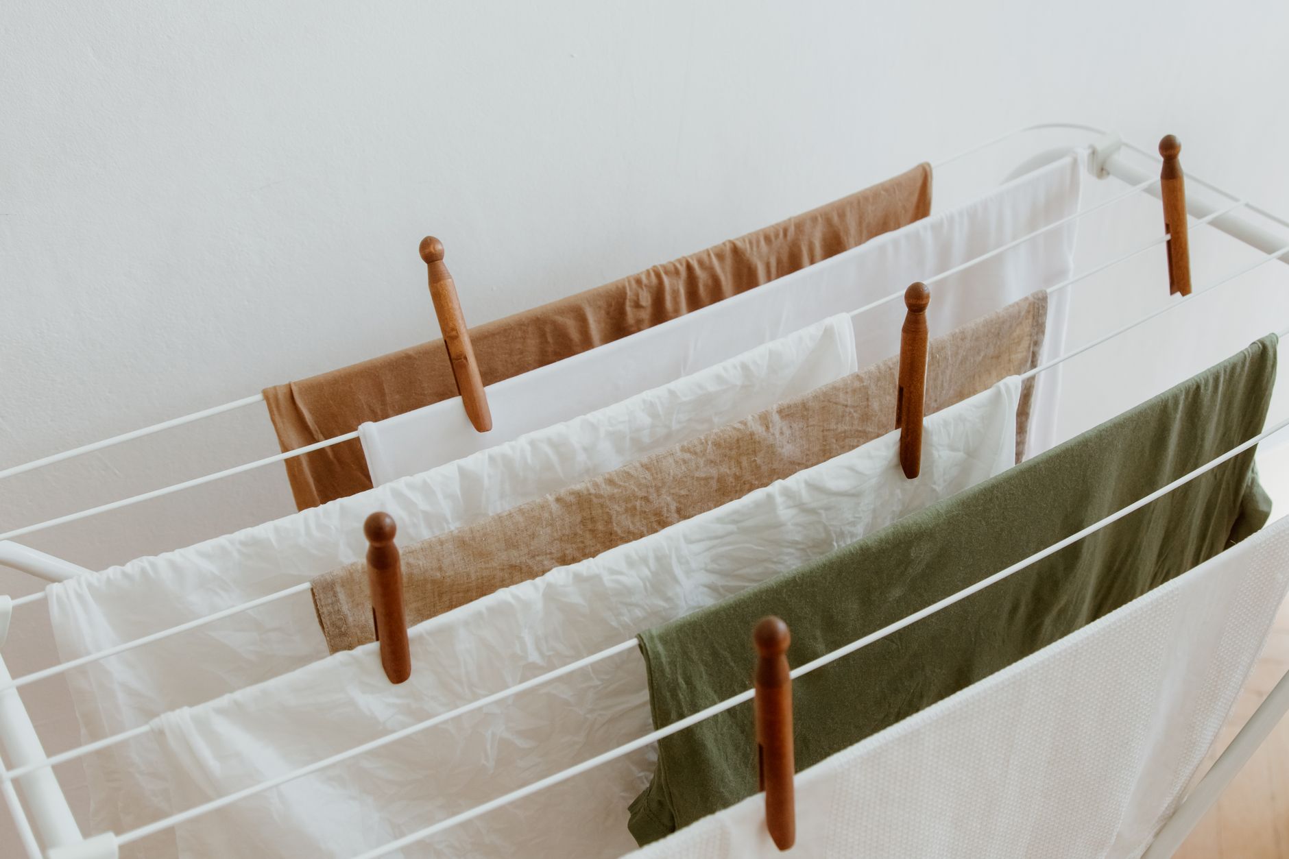 Pourquoi dit-on tancarville pour parler — étendoir à linge dans le jardin